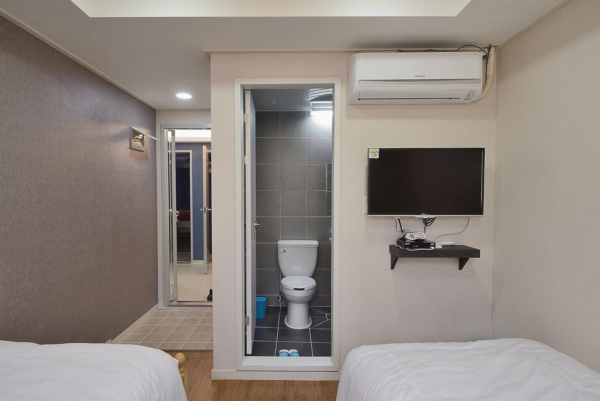 Red Guesthouse Seoul Exterior photo